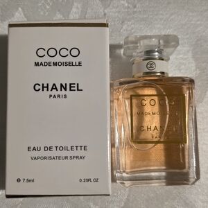 CHANEL Coco Mademoiselle Eau de Toilette with Gold Accents Travel Size 7.5ml